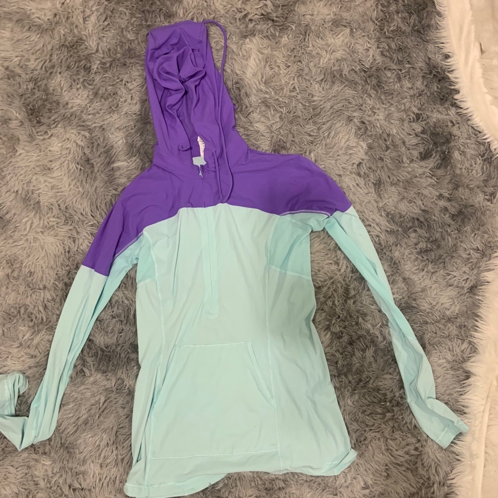 Lululemon - Picture 2 of 3